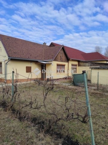 Eladó családi ház, Budaörsön 67 M Ft, 2 szobás