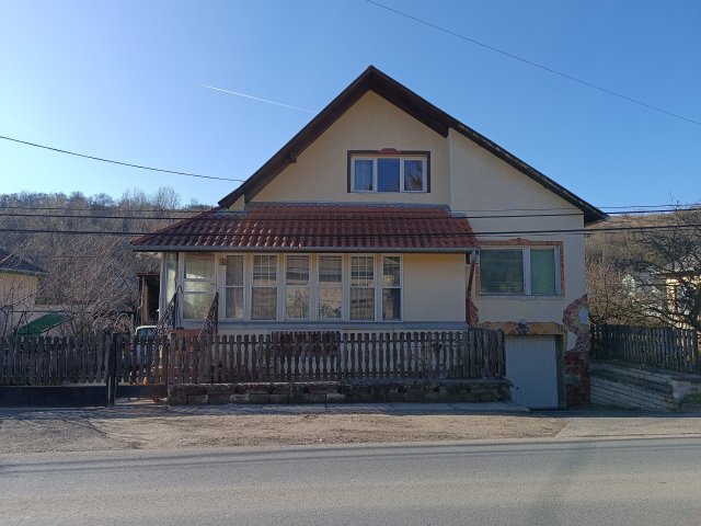 Eladó családi ház, Sóskúton 87 M Ft, 6 szobás