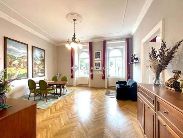 Eladó téglalakás, Budapesten, I. kerületben 242.4 M Ft, 3 szobás