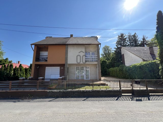 Eladó nyaraló, Balatonbogláron 120 M Ft, 4 szobás