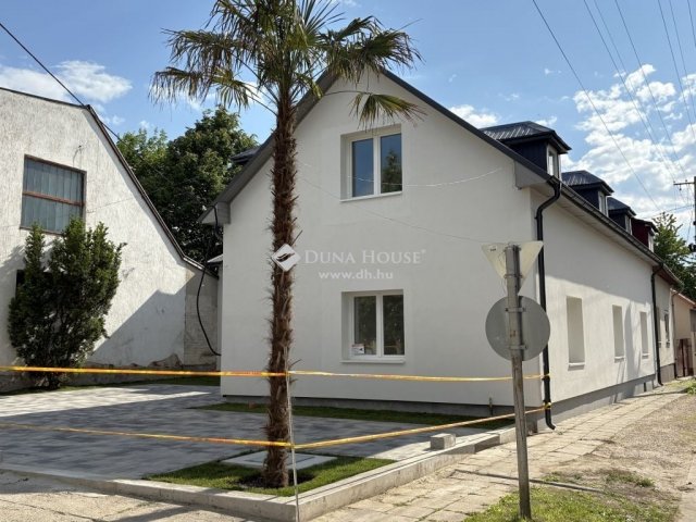 Eladó téglalakás, Esztergomban 39.9 M Ft, 2 szobás