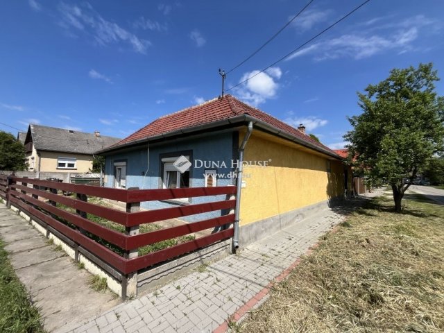 Eladó családi ház, Berhidán 31.9 M Ft, 2 szobás