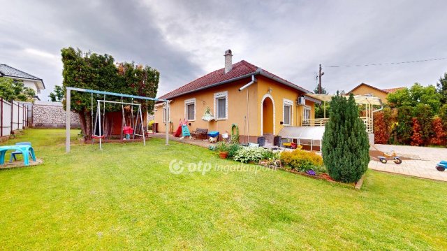 Eladó családi ház, Nyíregyházán 65 M Ft, 2+1 szobás