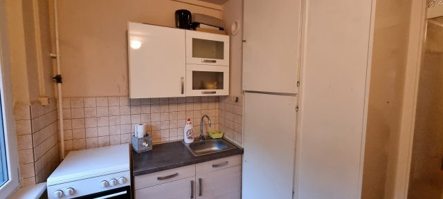 Kiadó panellakás, albérlet, Kecskeméten 135 E Ft / hó, 1 szobás