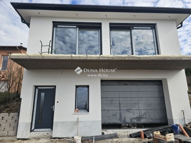 Eladó családi ház, Szentendrén 225 M Ft, 5 szobás