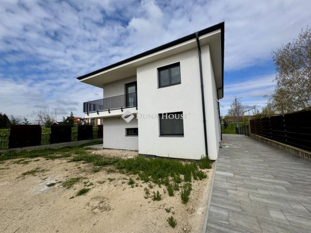 Eladó családi ház, Balatonfüreden 259 M Ft, 6 szobás