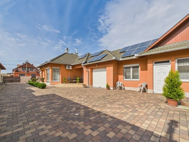 Eladó családi ház, Hajdúszoboszlón, Csaba utcában 195 M Ft