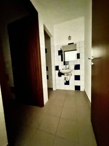 Kiadó üzlethelyiség, Székesfehérvárott 150 E Ft / hó