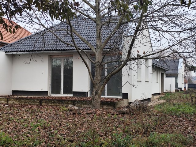 Eladó ikerház, Pécelen 123.5 M Ft, 4 szobás