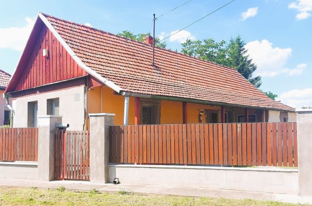 Eladó családi ház, Zagyvarékason 12.9 M Ft, 1 szobás