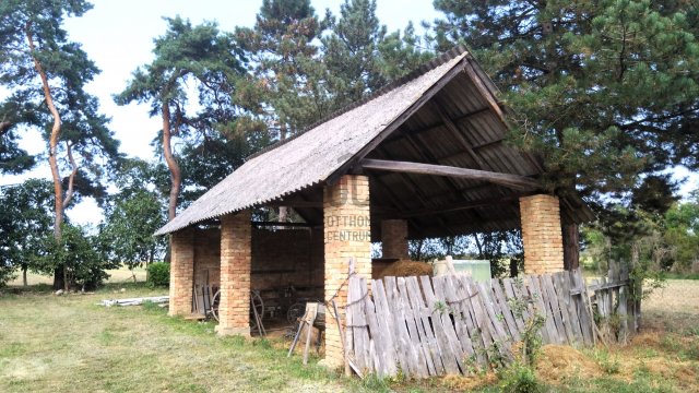 Eladó családi ház, Olaszfán 27.9 M Ft, 2 szobás