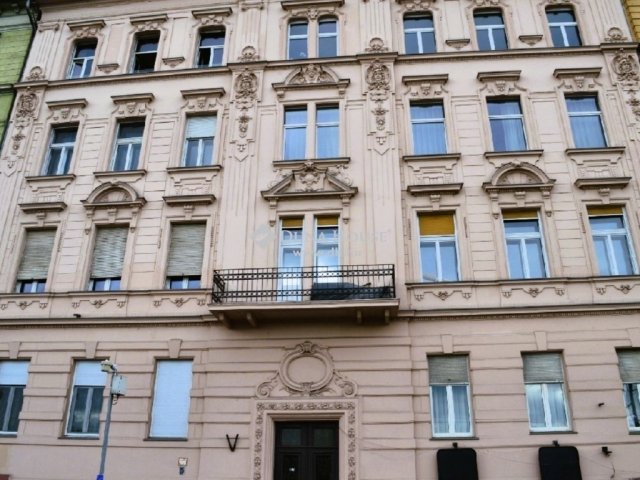 Eladó téglalakás, Budapesten, II. kerületben 85.8 M Ft, 2 szobás
