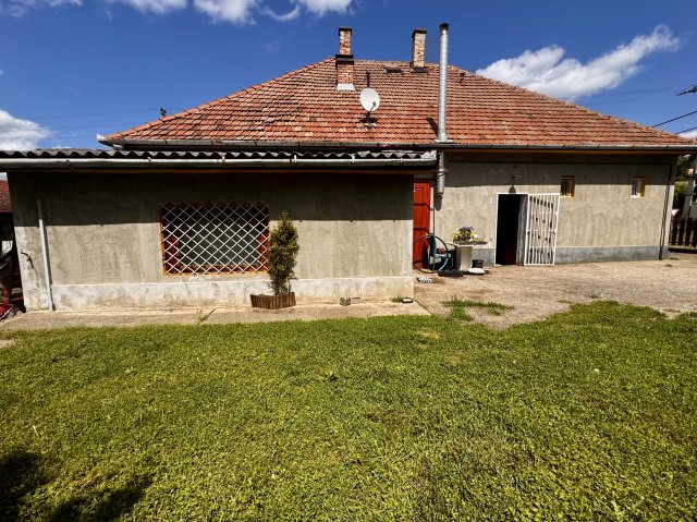 Eladó családi ház, Tóalmáson 52 M Ft, 3 szobás