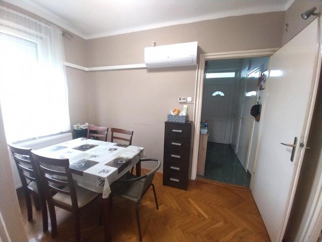 Eladó téglalakás, Komáromban 37.9 M Ft, 2 szobás