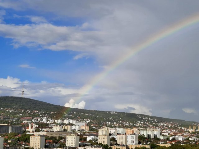 Eladó téglalakás, Pécsett 43.9 M Ft, 3 szobás