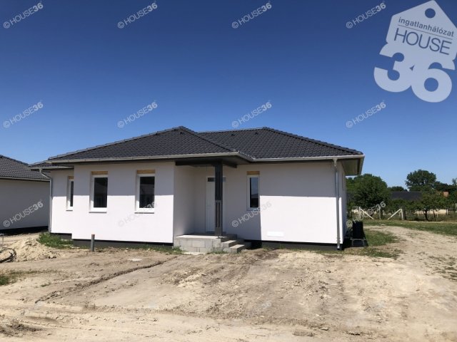 Eladó családi ház, Kecskeméten 62 M Ft, 4 szobás