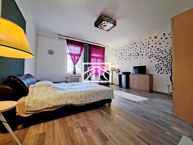 Kiadó téglalakás, albérlet, Szegeden 259 E Ft / hó, 3 szobás