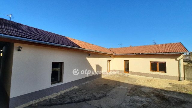 Eladó családi ház, Nagykőrösön 49.49 M Ft, 3 szobás