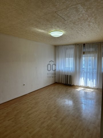 Eladó panellakás, Pécsett 39.9 M Ft, 2 szobás