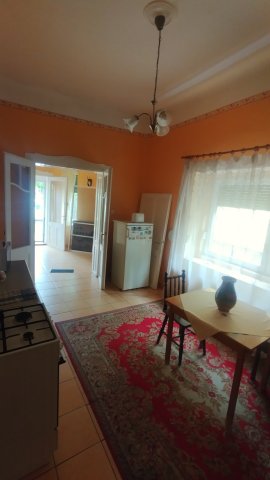 Eladó családi ház, Szolnokon 16 M Ft, 1 szobás