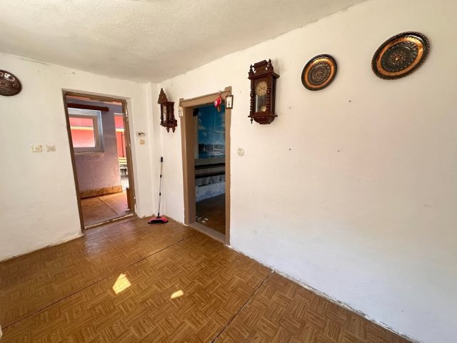 Eladó családi ház, Pécsett, Fürj utcában 18.9 M Ft, 2 szobás