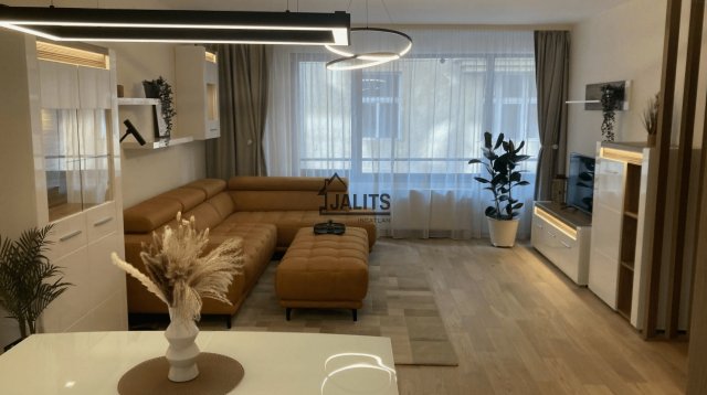 Kiadó téglalakás, albérlet, Budapesten, VI. kerületben