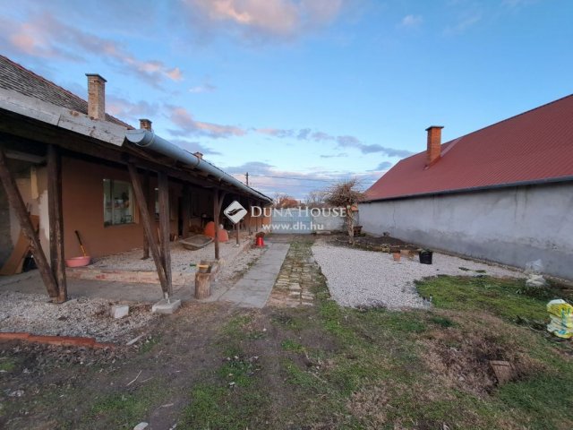 Eladó családi ház, Vaskúton 24.3 M Ft, 2 szobás