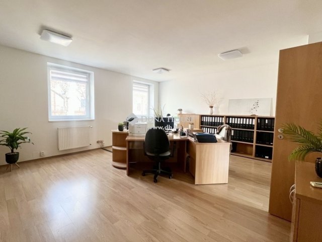 Eladó iroda, Pécsett 479 M Ft / költözzbe.hu