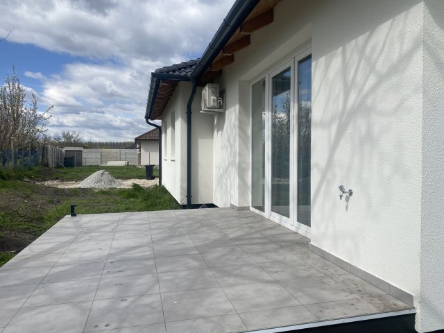 Kiadó ikerház, albérlet, Enesén 300 E Ft / hó, 3 szobás