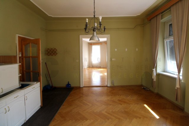Eladó téglalakás, Szegeden 44.9 M Ft, 3 szobás