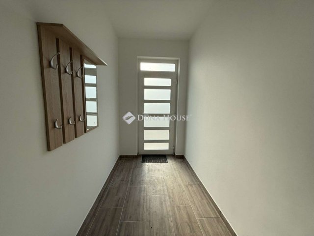 Kiadó családi ház, albérlet, Kecskeméten 400 E Ft / hó