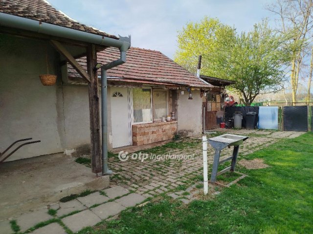 Eladó családi ház, Bólyban 25 M Ft, 4 szobás