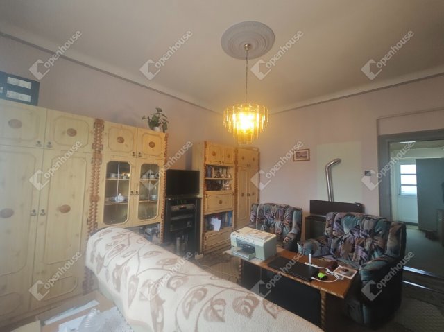 Eladó téglalakás, Győrött 39 M Ft, 2 szobás
