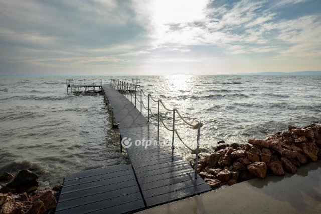 Eladó téglalakás, Balatonakarattyán 214.9 M Ft, 3 szobás