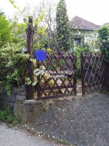 Eladó családi ház, Badacsonytomajon 87.9 M Ft, 2 szobás