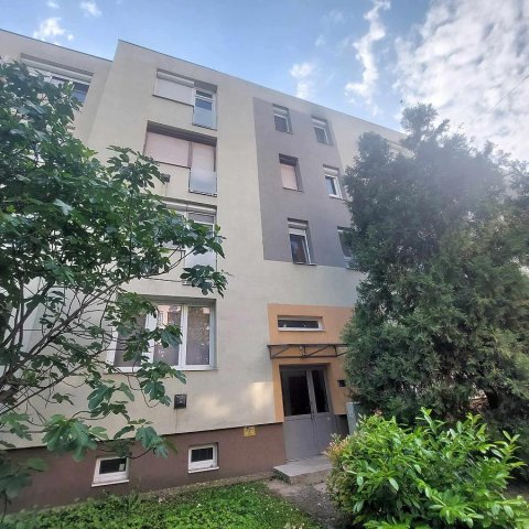 Eladó téglalakás, Budapesten, XVI. kerületben 43.9 M Ft
