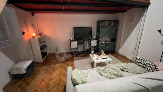 Eladó téglalakás, Budapesten, VI. kerületben 64 M Ft, 2 szobás