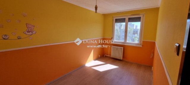 Eladó panellakás, Kiskunfélegyházán 30 M Ft, 2 szobás