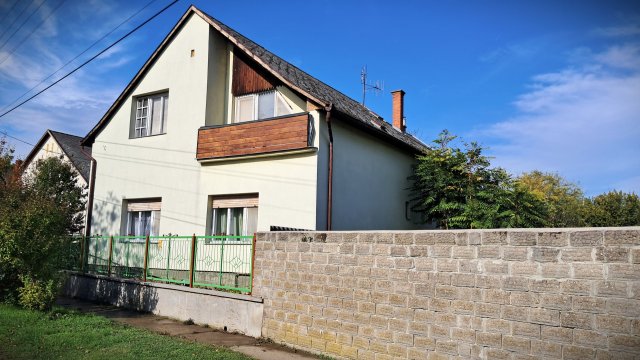 Eladó ikerház, Madocsán 68 M Ft, 7+1 szobás