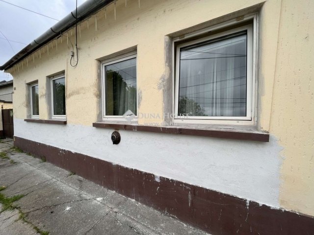 Eladó családi ház, Kalocsán 23.8 M Ft, 5 szobás