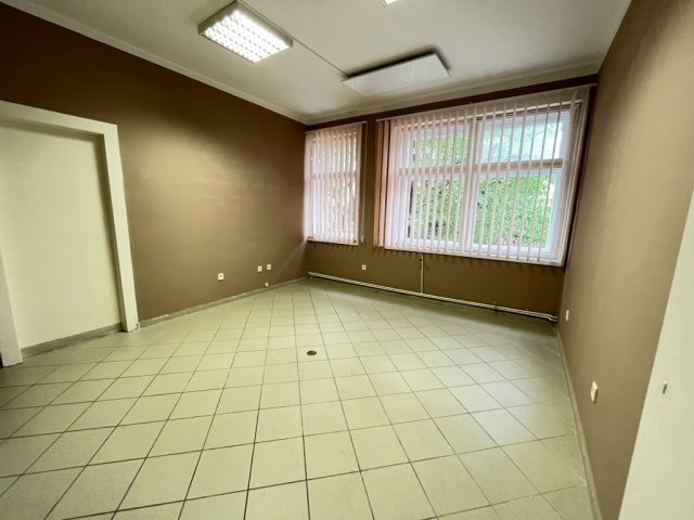 Eladó iroda, Kaposváron, Petőfi téren 7.9 M Ft, 1 szobás