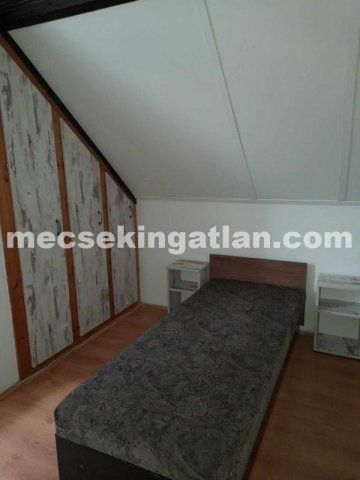 Kiadó téglalakás, albérlet, Pécsett 320 E Ft / hó, 4 szobás
