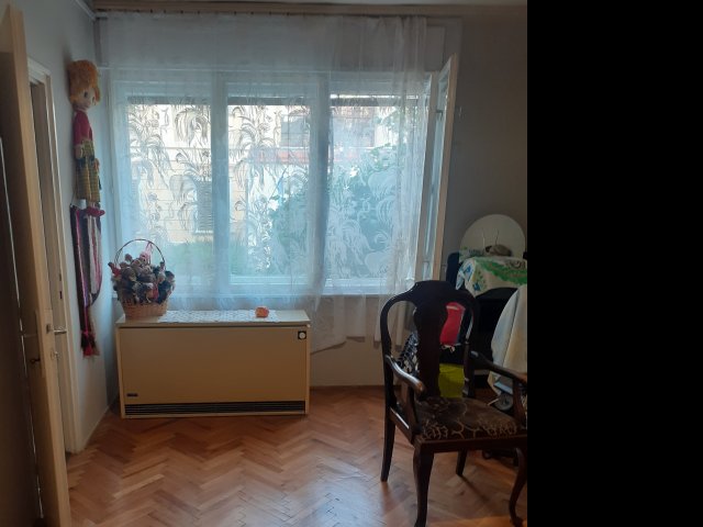 Eladó téglalakás, Pécsett 38 M Ft, 3+2 szobás