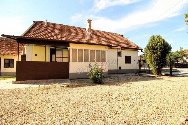 Eladó családi ház, Sarkadon 14.9 M Ft, 2 szobás