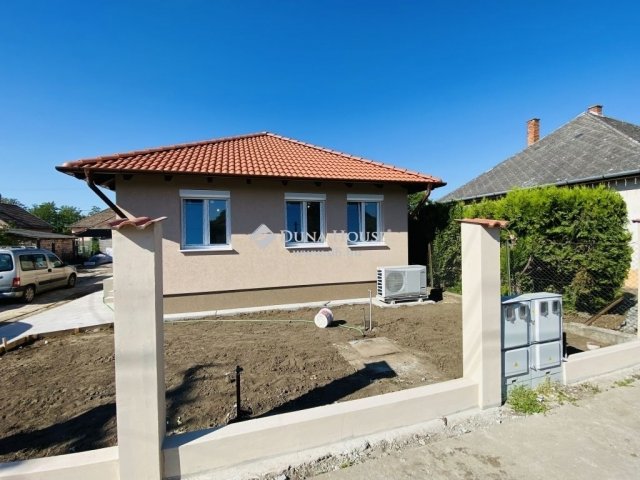 Eladó ikerház, Monorierdőn 53.9 M Ft, 4 szobás