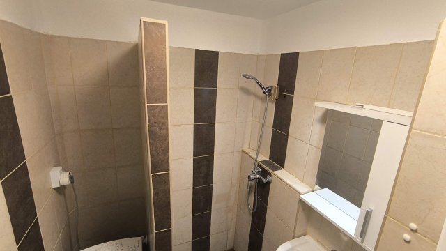 Eladó panellakás, Debrecenben, Derék utcában 39.99 M Ft