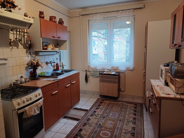 Eladó téglalakás, Veszprémben 45 M Ft, 2 szobás
