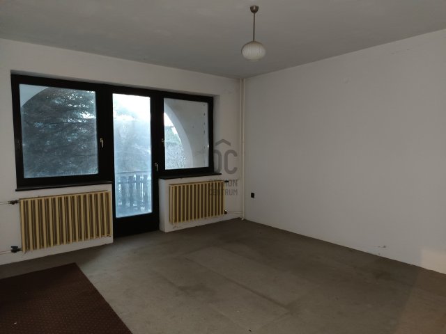 Eladó családi ház, Verpeléten 52 M Ft, 8 szobás