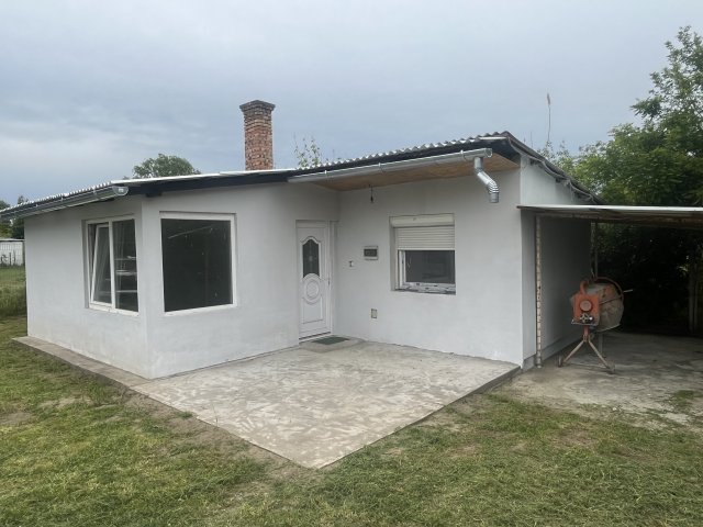 Eladó családi ház, Pilisen 25 M Ft, 2 szobás