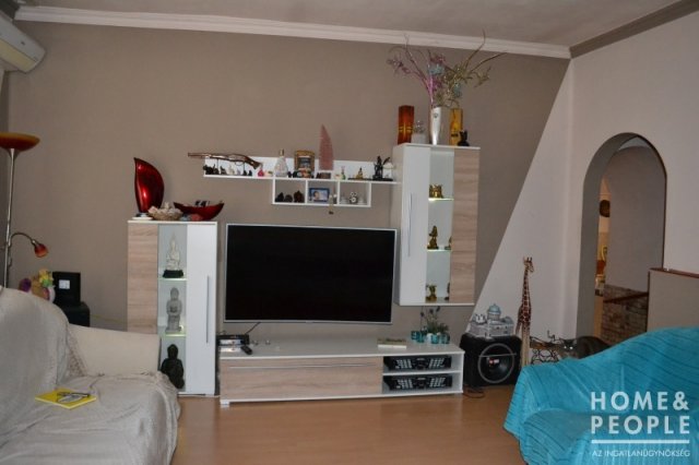 Eladó családi ház, Deszken 72 M Ft, 5 szobás